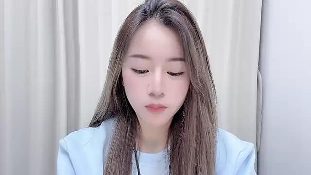 chloe-01 online show from 12-29-24, 12:23