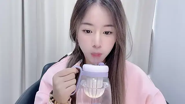 chloe-01 online show from 12-14-24, 04:34