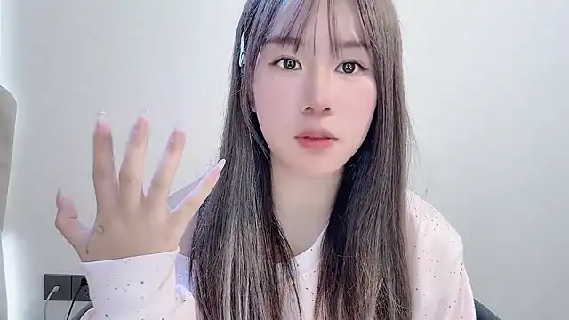 chloe-01 online show from 11-30-25, 04:02