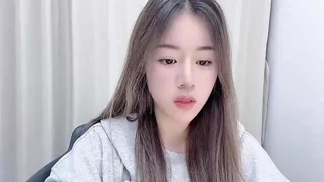 chloe-01 online show from 12-05-24, 12:06