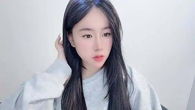 chloe-01 online show from 12-17-25, 12:32