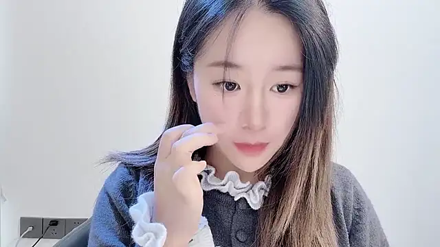 chloe-01 online show from 11-14-25, 03:21