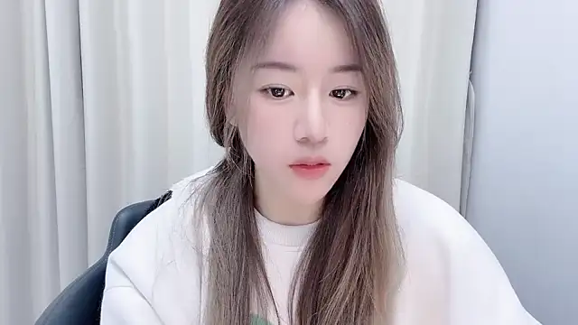 chloe-01 online show from 12-22-24, 12:16