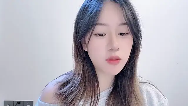 chloe-01 online show from 11-15-25, 03:21