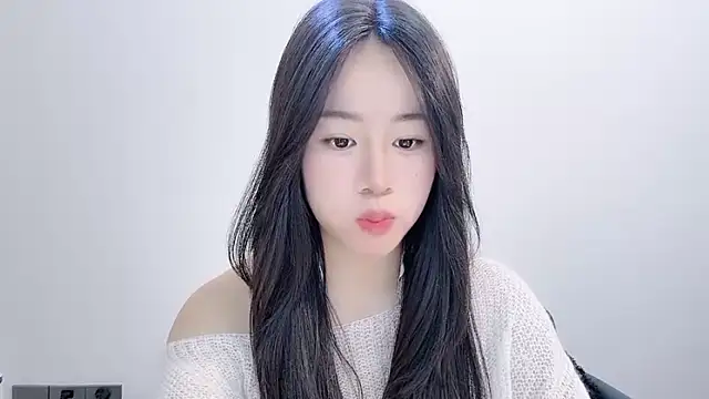 chloe-01 online show from 12-18-25, 04:06