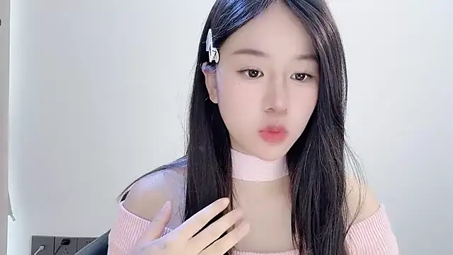 chloe-01 online show from 11-19-25, 03:17