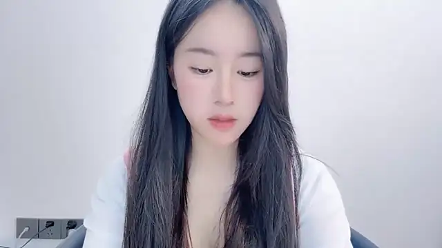 chloe-01 online show from 12-20-25, 06:27