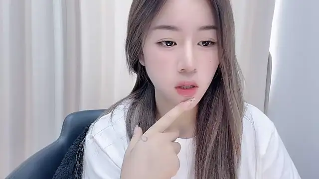 chloe-01 online show from 12-04-24, 04:15