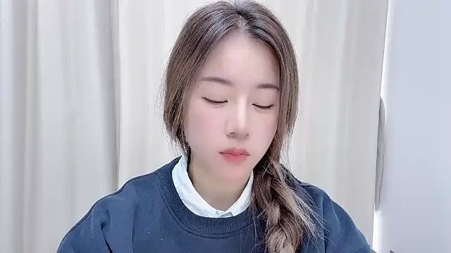 chloe-01 online show from 12-16-24, 07:26