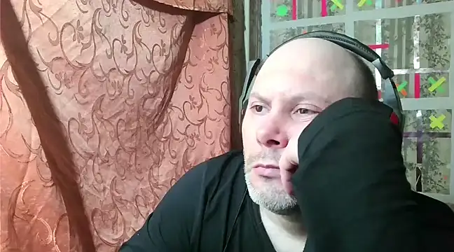 Snapshot of AgnichBan chatting on 02-14-25, 04:09 AgnichBan online show from 02-14-25, 04:09