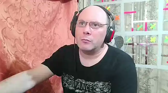 Snapshot of AgnichBan chatting on 03-18-25, 04:17 AgnichBan online show from 03-18-25, 04:17