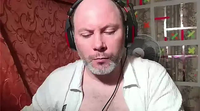 Snapshot of AgnichBan chatting on 03-13-25, 10:10 AgnichBan online show from 03-13-25, 10:10