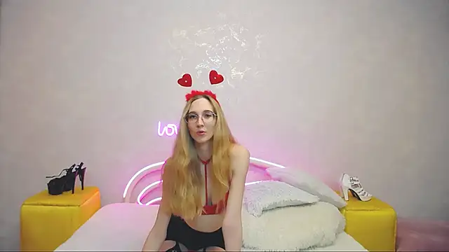 KlaryBrait online show from 02-17-25, 02:28