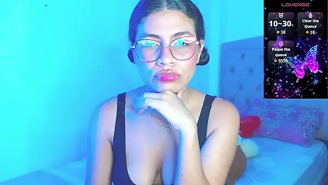 Snapshot of Cynthia_hazel chatting on 09-30-25, 01:17 Cynthia hazel online show from 09-30-25, 01:17