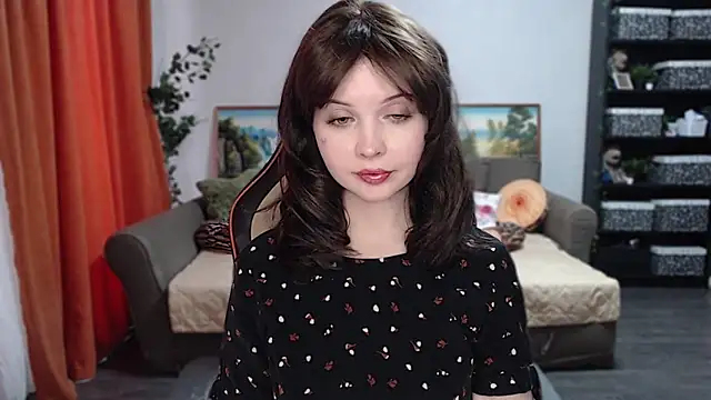 Snapshot of SYKE chatting on 02-14-25, 07:17 SYKE online show from 02-14-25, 07:17