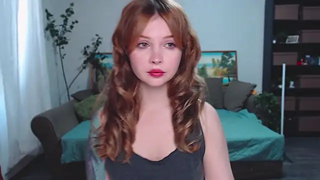 Snapshot of SYKE chatting on 10-19-25, 03:42 SYKE online show from 10-19-25, 03:42