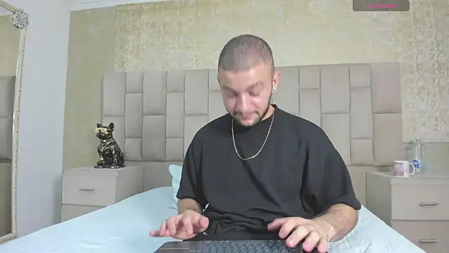 MaximusDick1  online show from 11-14-25, 04:27