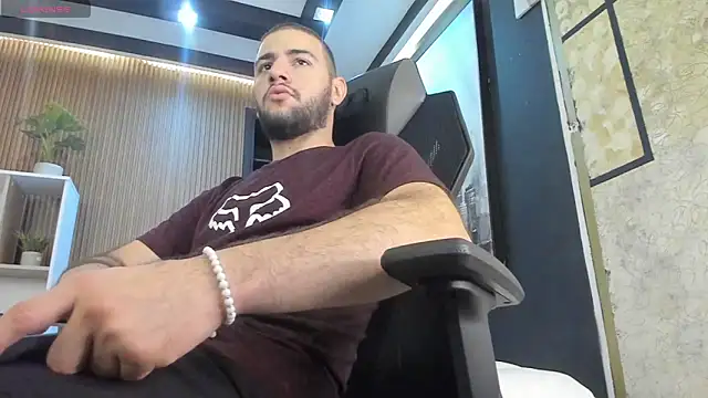 MaximusDick1  online show from 03-16-26, 11:47