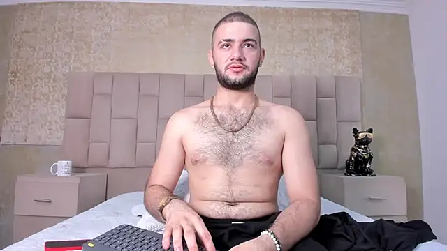 Snapshot of MaximusDick1_ chatting on 10-15-25, 03:38 MaximusDick1 online show from 10-15-25, 03:38