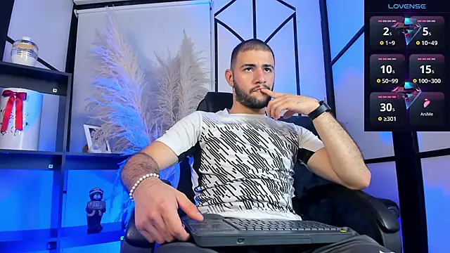 MaximusDick1  online show from 03-04-26, 04:20