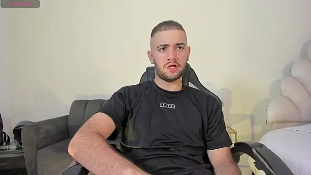 MaximusDick1  online show from 06-25-26, 12:43