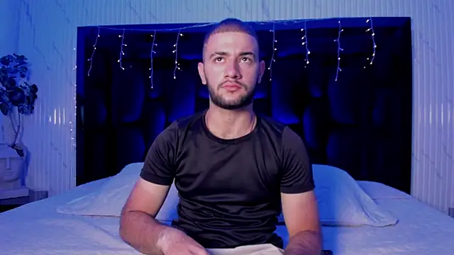 MaximusDick1  online show from 03-31-26, 12:07