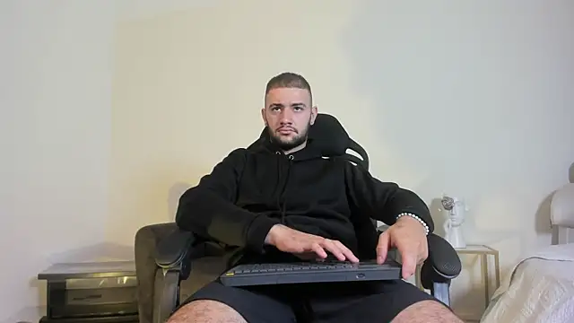 MaximusDick1  online show from 06-30-26, 12:05