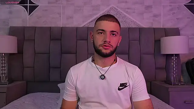 MaximusDick1  online show from 12-18-25, 04:50