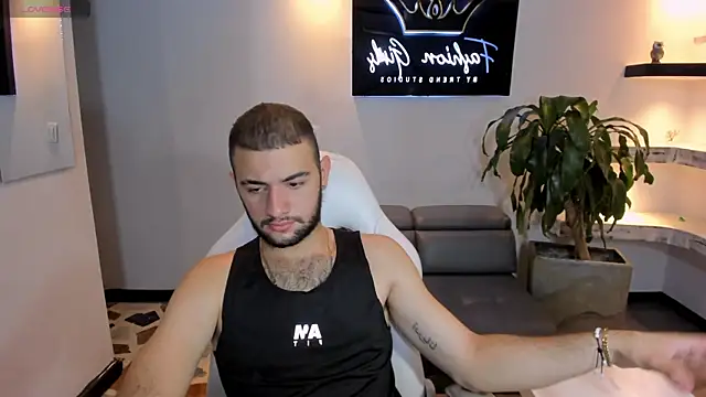 MaximusDick1  online show from 11-06-25, 03:43