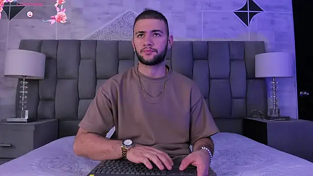 MaximusDick1  online show from 05-14-26, 12:02
