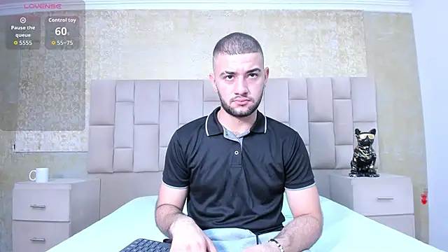 Snapshot of MaximusDick1_ chatting on 10-23-25, 03:38 MaximusDick1 online show from 10-23-25, 03:38