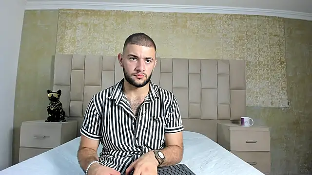 MaximusDick1  online show from 11-23-25, 04:44