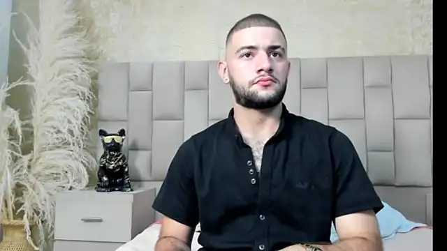 MaximusDick1  online show from 12-17-25, 04:06