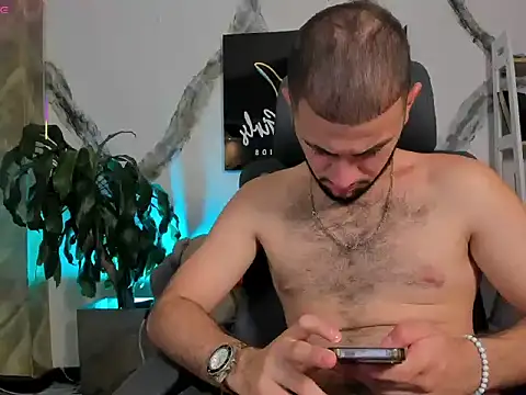 MaximusDick1  online show from 02-03-26, 06:22