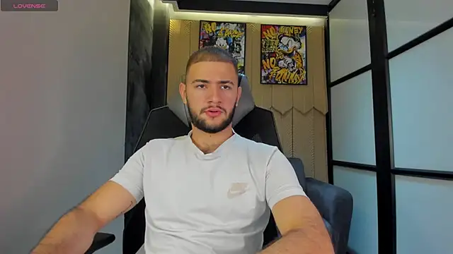 MaximusDick1  online show from 02-17-26, 12:24