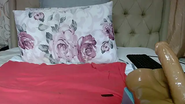 QUEENSHEBAxx01 online show from 02-06-26, 11:23