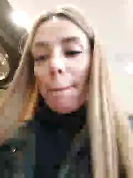Snapshot of Gabriella_Hot_ chatting on 03-08-25, 05:17 Gabriella Hot online show from 03-08-25, 05:17