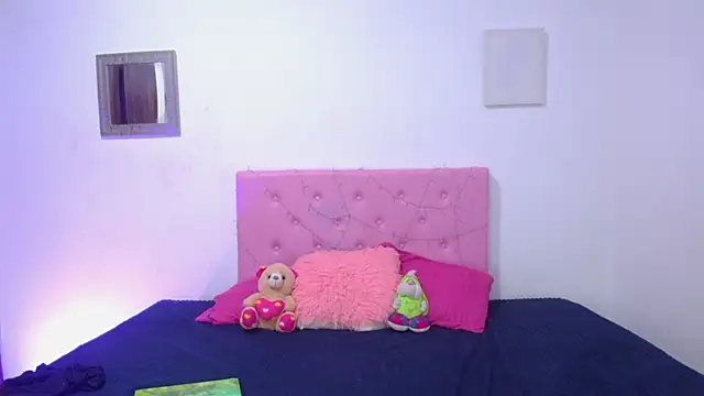 Snapshot of issa_kitty chatting on 02-27-25, 02:57 issa kitty online show from 02-27-25, 02:57