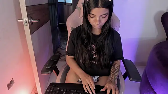sofi soft  online show from 06-19-26, 06:03