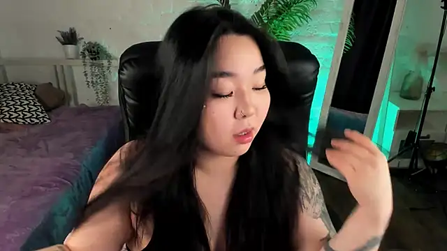 mei honey  online show from 11-29-25, 09:48