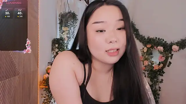 Snapshot of mei_honey_ chatting on 01-18-25, 01:40 mei honey  online show from 01-18-25, 01:40