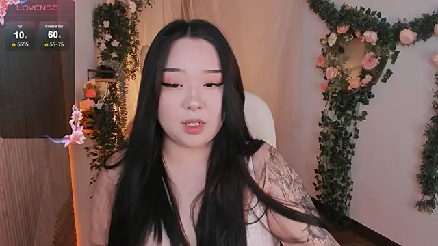 Snapshot of mei_honey_ chatting on 01-10-25, 02:23 mei honey  online show from 01-10-25, 02:23