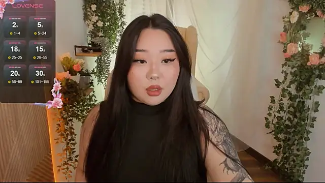 Snapshot of mei_honey_ chatting on 01-25-25, 01:52 mei honey  online show from 01-25-25, 01:52