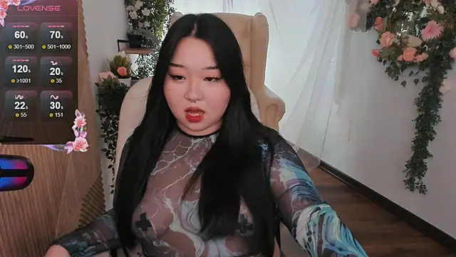 Snapshot of mei_honey_ chatting on 03-05-25, 05:50 mei honey  online show from 03-05-25, 05:50