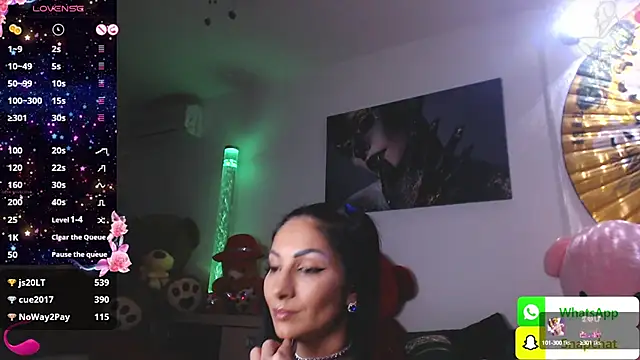 Snapshot of EvelynAisha chatting on 02-13-25, 06:48 EvelynAisha online show from 02-13-25, 06:48