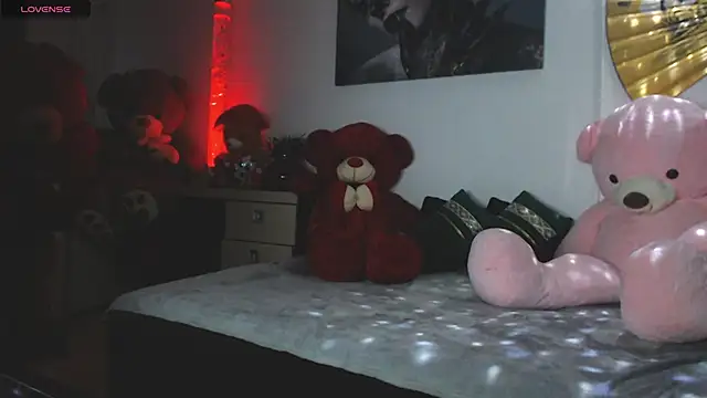 Snapshot of EvelynAisha chatting on 02-03-25, 02:45 EvelynAisha online show from 02-03-25, 02:45