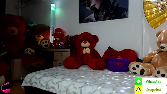 Snapshot of EvelynAisha chatting on 03-07-25, 07:49 EvelynAisha online show from 03-07-25, 07:49