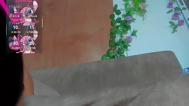 adhara hotter online show from 11-24-25, 08:09