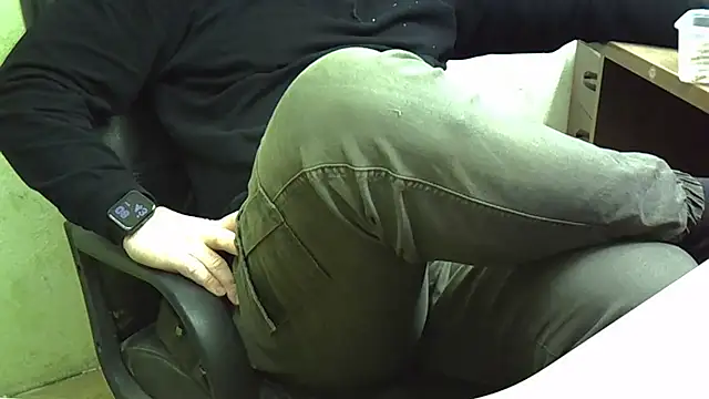 nikdov3 online show from 12-16-25, 05:44