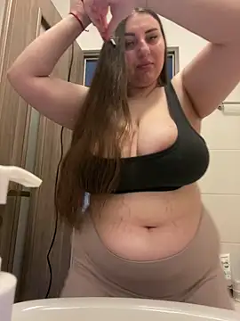 KarinaCelinne online show from 05-28-26, 01:17